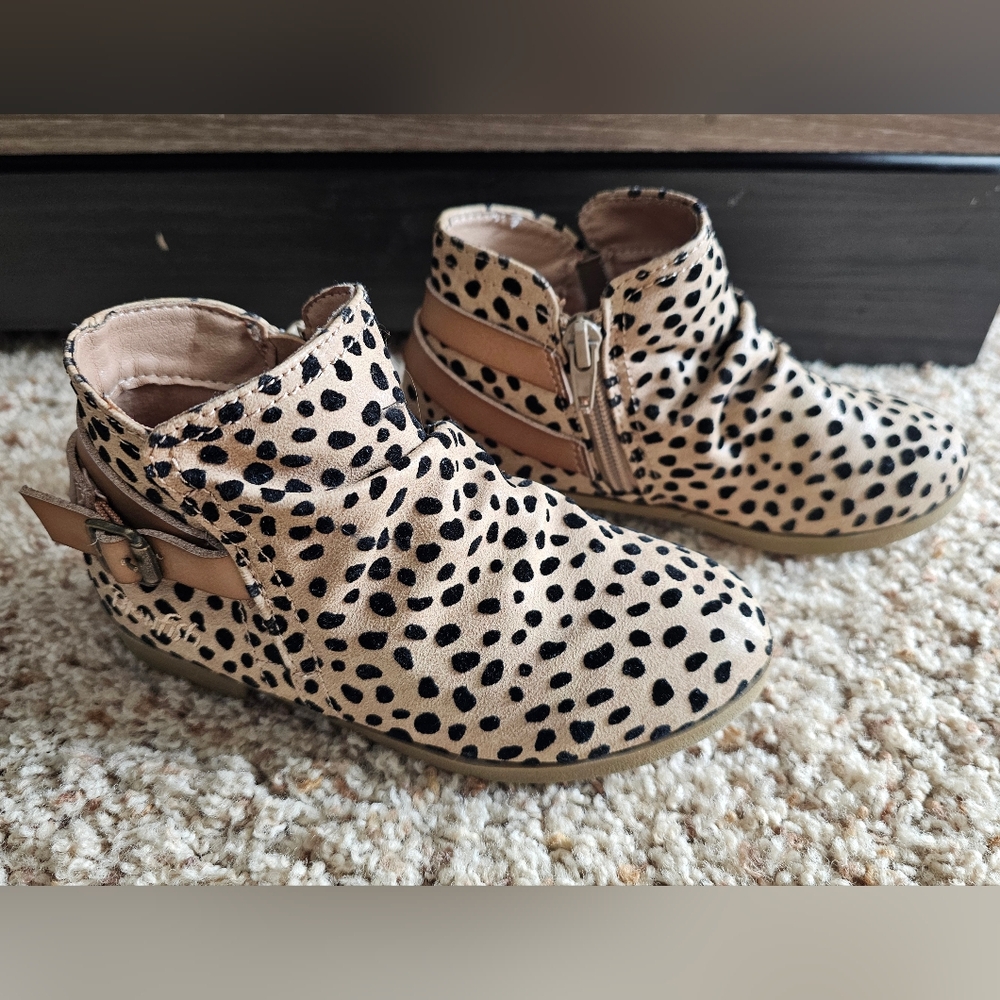 NEW! Blowfish Spotted Tan & Black Ankle Boots - Girls Size 11 - Picture 2 of 7